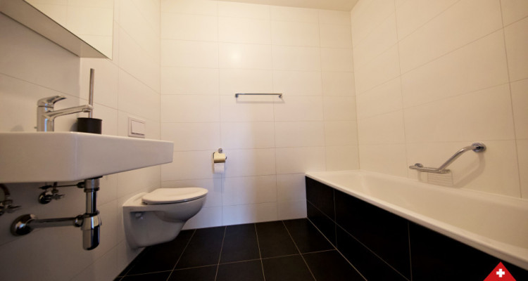 VISITE 3D / Superbe appartement 3.5 p / 2 chambres / 2 SDB / Balcon  image 6