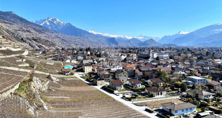 Attique 2,5p neuf au centre du village image 1