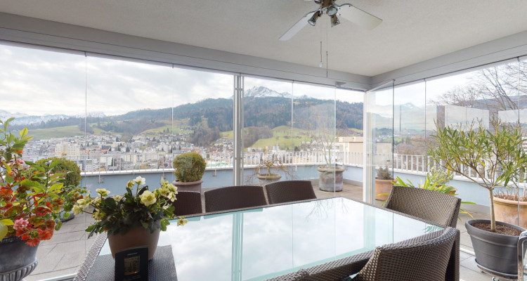 Exklusive Terrassenwohnung mit fantastischer Aussicht image 6