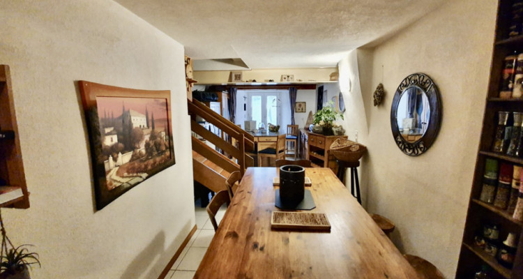 A vendre à Noiraigue (NE), magnifique maison villageoise de 3 appartements image 9