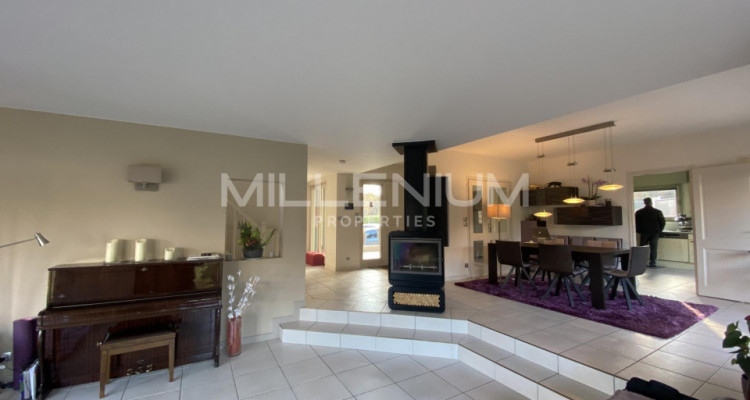 Très belle maison individuelle avec vue exceptionnelle sur le Lac Leman. image 8