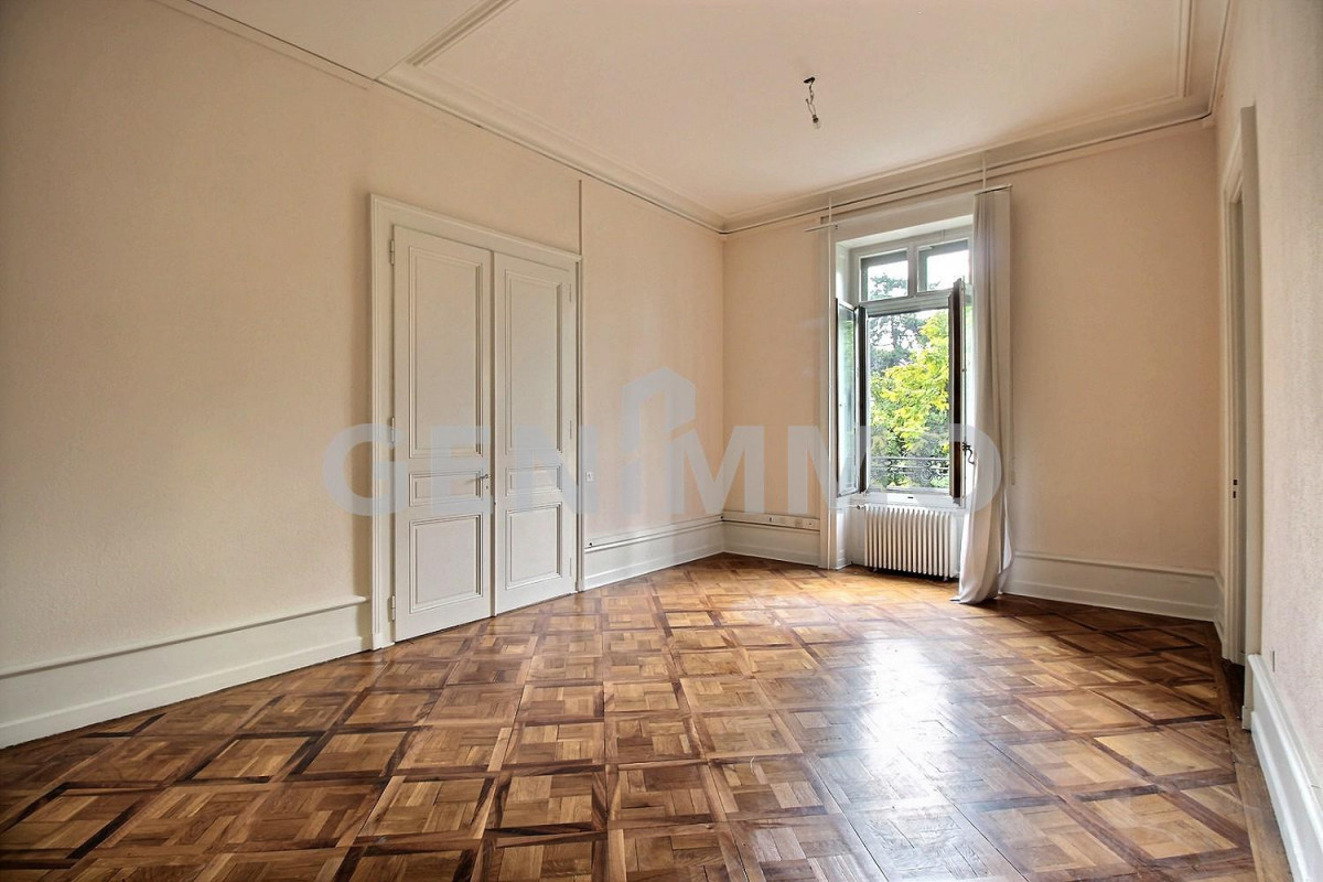 Quartier des Philosophes, 1er étage, Plateau environ 450 m2 10 pièces à Genève