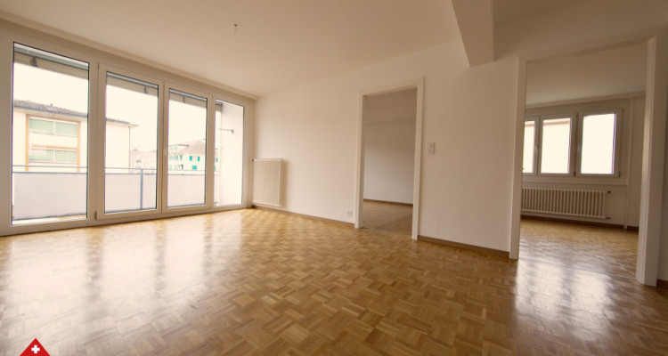 Charmant appartement de 3 pièces / 2 chambres / 1 balcon  image 2