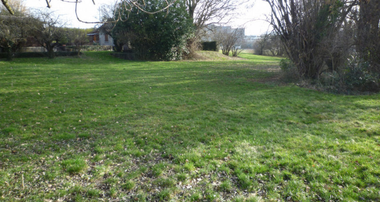 Genève Parcelle agricole de 6’495 m2 (non soumise à la LDFR)  Propriété Atypique  image 6