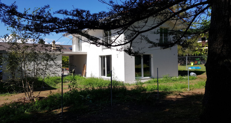 Belle villa récente normes HPE avec jardin au calme a Chêne-Bourg  image 5