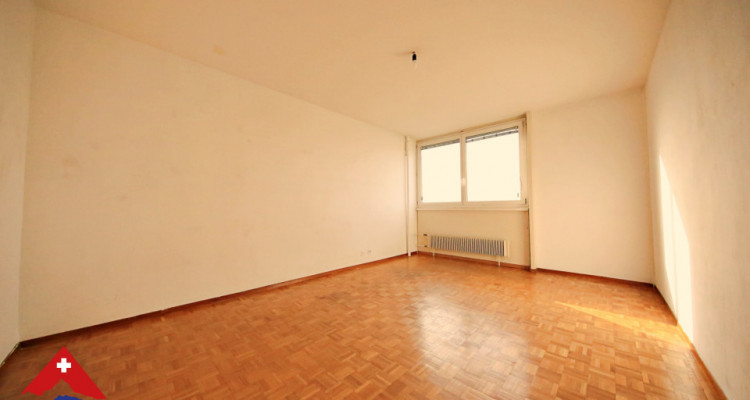 Bel appartement 3.5 p / 2 chambres / Cuisine / SDB image 2