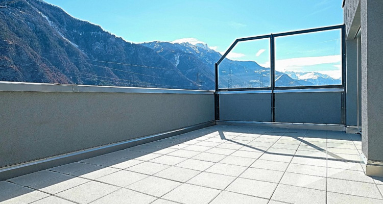 Magnifique attique 4.5 p / 3 chambres / 2 SDB / Terrasse avec vue image 1