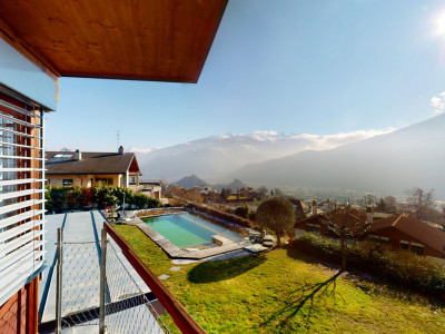 Superbe villa darchitecte avec piscine naturelle et vue imprenable image 1