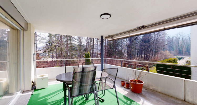 Moderne  4.5 Zimmer Wohnung mit grossem Balkon image 6