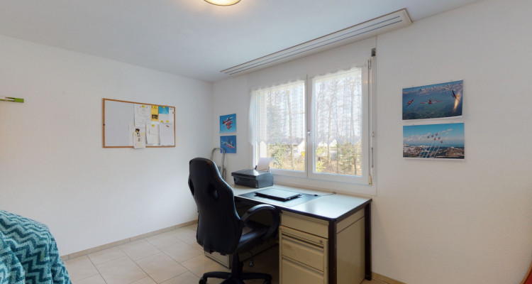 Moderne  4.5 Zimmer Wohnung mit grossem Balkon image 12