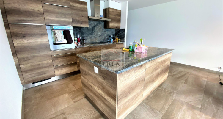 Magnifique 3,5p moderne et design avec large terrasse panoramique aux Mouresses à Savièse image 3