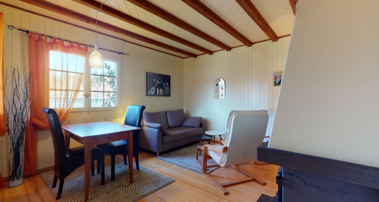 Adorable petit chalet en lisière de forêt au Chalet à Gobet ! image 4