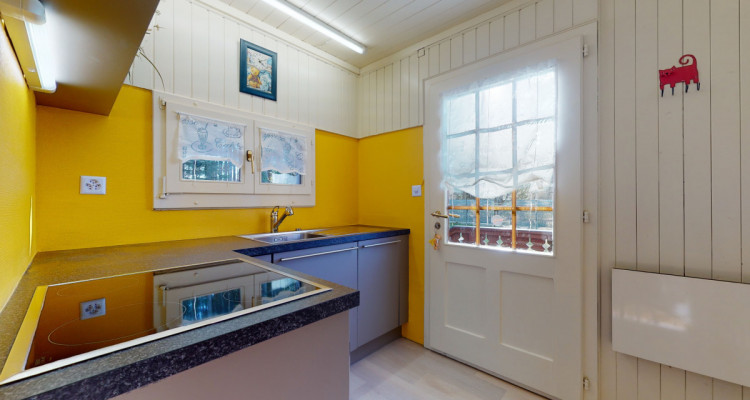 Adorable petit chalet en lisière de forêt au Chalet à Gobet ! image 6