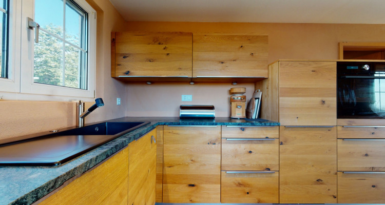 Heimeliges 6½ Zimmer Einfamilienhaus mit wertvollem Aussenbereich image 3