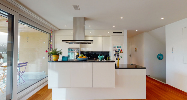 Lichtdurchflutete Attikawohnung mit grandioser Fernsicht image 4