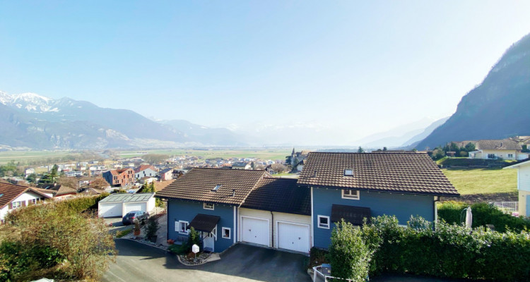 Magnifique villa jumelle 6.5 p / 4 chambres / Jardin et vue image 1