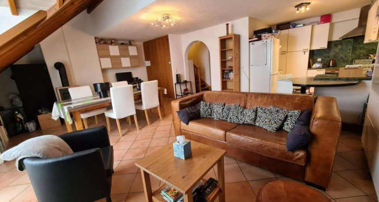 Magnifique attique en duplex de 2.5 pièces / balcon / calme  image 4