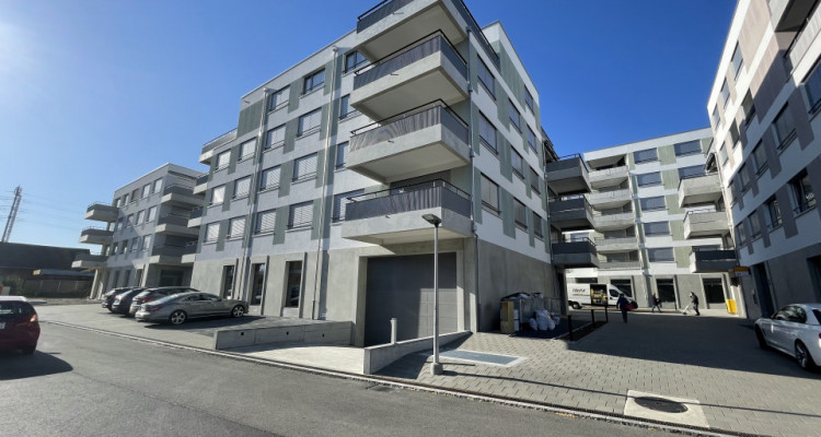 2.5 ZIMMER ATTIKAWOHNUNG IM DORFZENTRUM / 1 MONATSMIETE GRATIS image 1