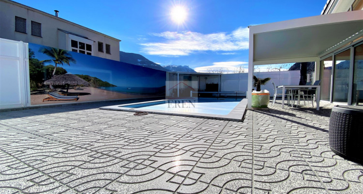 Magnifique villa individuelle sur 1 niveau avec piscine extérieur chauffée et finition de hautes qualités image 1