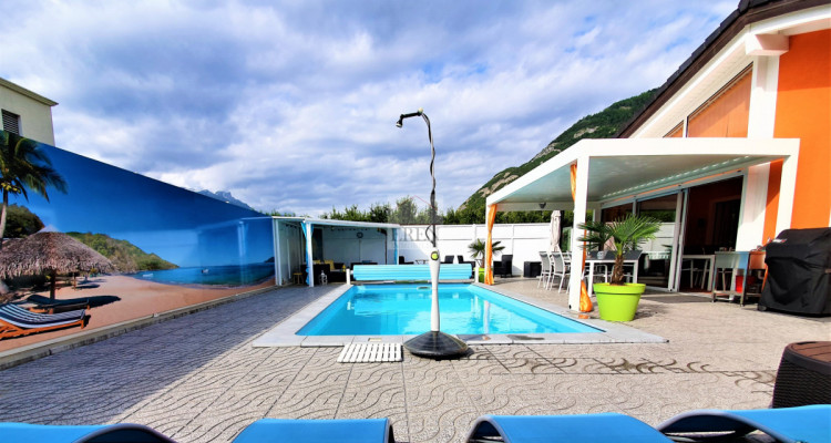 Magnifique villa individuelle sur 1 niveau avec piscine extérieur chauffée et finition de hautes qualités image 11