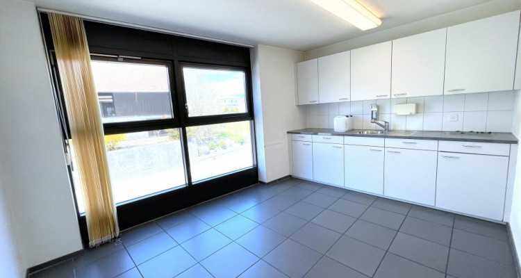 GROSS, GRÖSSER - EHEMALIGE PRAXIS/WOHNUNG IM DORFKERN image 3