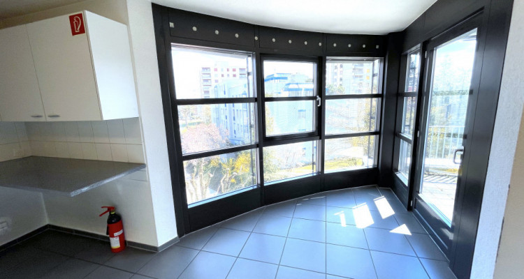 GROSS, GRÖSSER - EHEMALIGE PRAXIS/WOHNUNG IM DORFKERN image 4