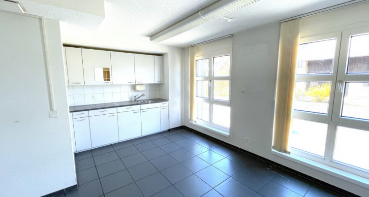 GROSS, GRÖSSER - EHEMALIGE PRAXIS/WOHNUNG IM DORFKERN image 6