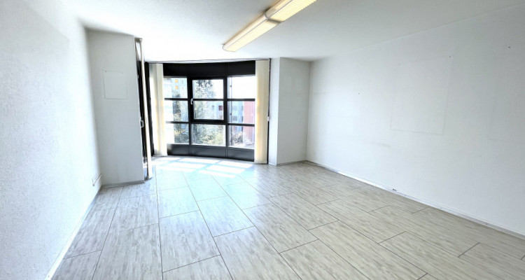 GROSS, GRÖSSER - EHEMALIGE PRAXIS/WOHNUNG IM DORFKERN image 7