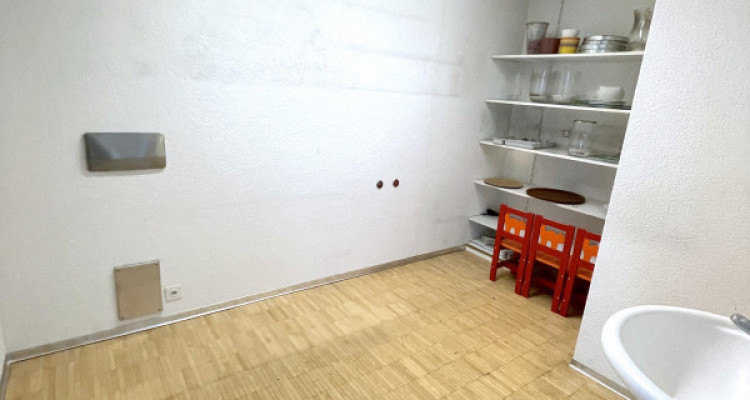 GROSS, GRÖSSER - EHEMALIGE PRAXIS/WOHNUNG IM DORFKERN image 13