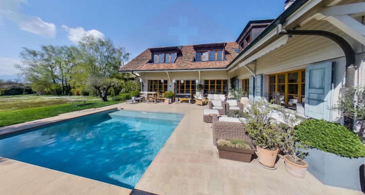 Superbe maison de charme de 14 pièces avec un terrain de 2877m2 image 2