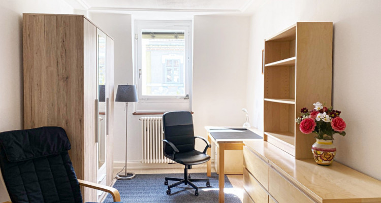 WG-Zimmer in Rheinnähe - frisch renoviert und möbliert (Home-Office) image 1