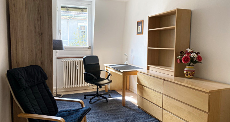 WG-Zimmer in Rheinnähe - frisch renoviert und möbliert (Home-Office) image 4