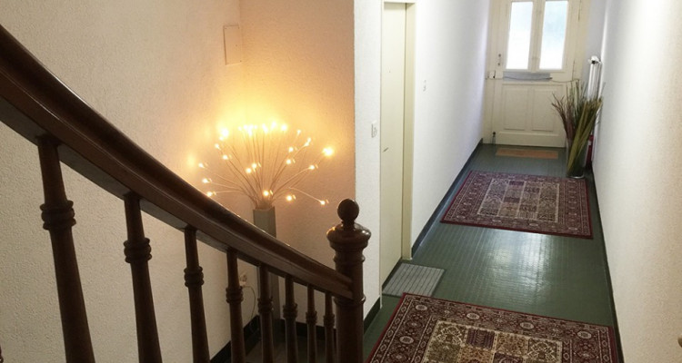 WG-Zimmer in Rheinnähe - frisch renoviert und möbliert (Home-Office) image 6