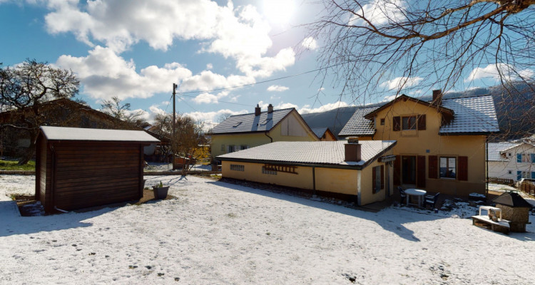 Magnifique villa avec studio indépendant et grand garage image 1