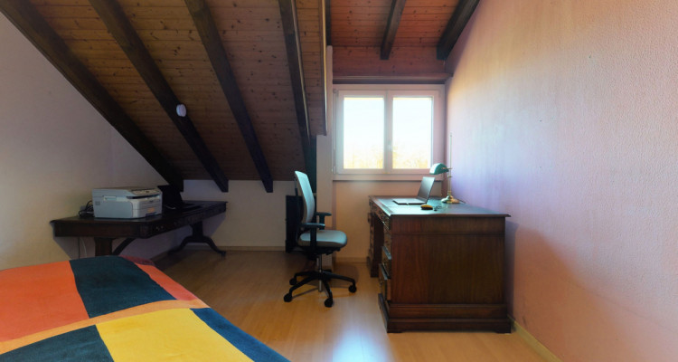 Dachwohnung mit Charm und grosser Terrasse image 8