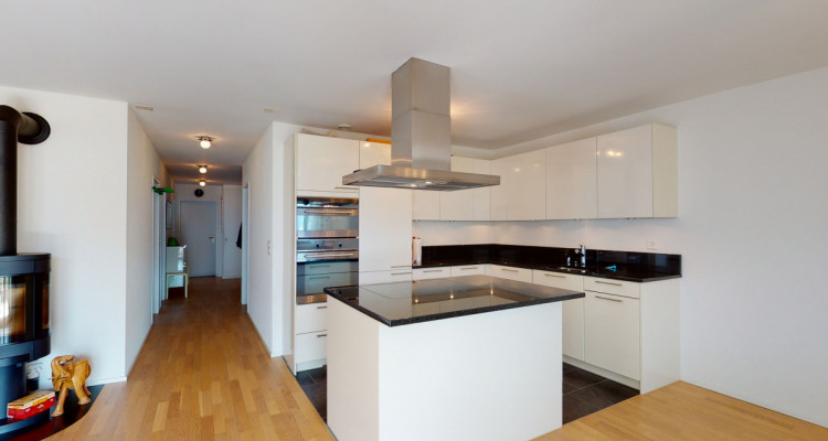 Schmucke, Minergie zertifizierte Wohnung mit toller Sicht image 9