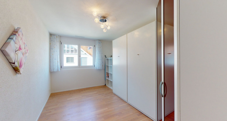 Schmucke, Minergie zertifizierte Wohnung mit toller Sicht image 11