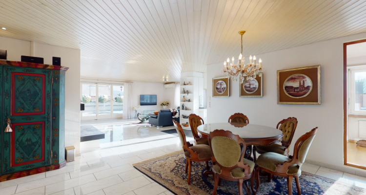 Wunderschöne,  geräumige und helle Terrassenwohnung auf einer Ebene image 3