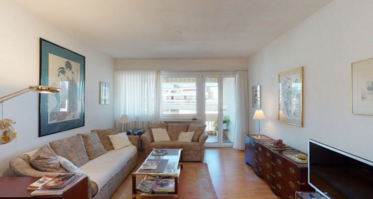 Ruhige und sonnig gelegene 2.5 Zimmer Wohnung image 2