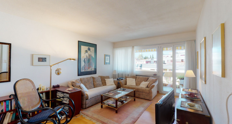 Ruhige und sonnig gelegene 2.5 Zimmer Wohnung image 3