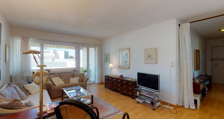 Ruhige und sonnig gelegene 2.5 Zimmer Wohnung image 4