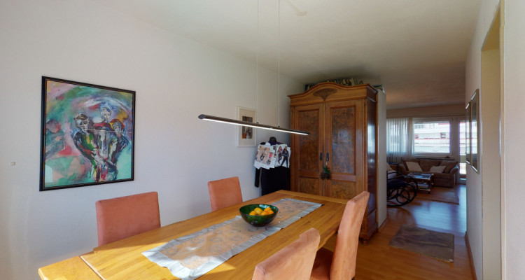 Ruhige und sonnig gelegene 2.5 Zimmer Wohnung image 5