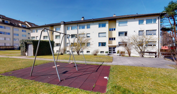 Ruhige und sonnig gelegene 2.5 Zimmer Wohnung image 12