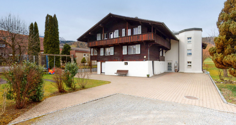 Gepflegtes Mehrfamilienhaus mit vier Wohneinheiten image 1