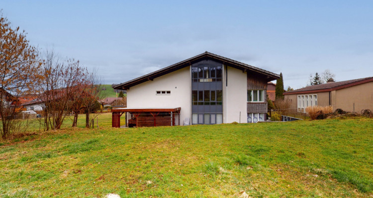 Gepflegtes Mehrfamilienhaus mit vier Wohneinheiten image 3