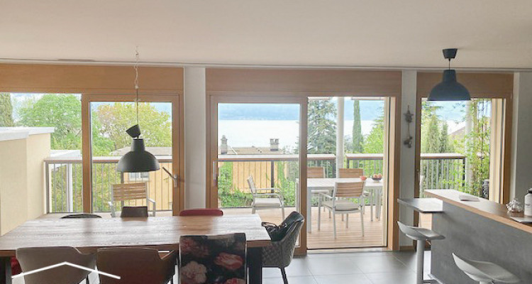 Magnifique 4.5 pièces de 130 m2 avec vue sur le lac et les montagnes image 1