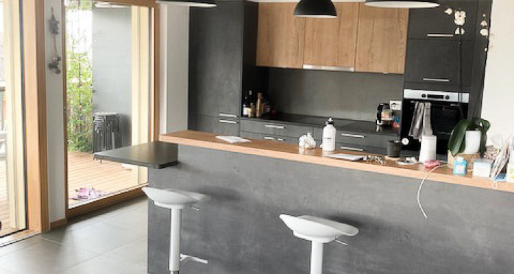 Magnifique 4.5 pièces de 130 m2 avec vue sur le lac et les montagnes image 2