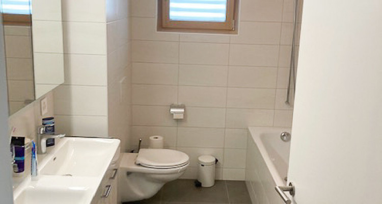 Magnifique 4.5 pièces de 130 m2 avec vue sur le lac et les montagnes image 9