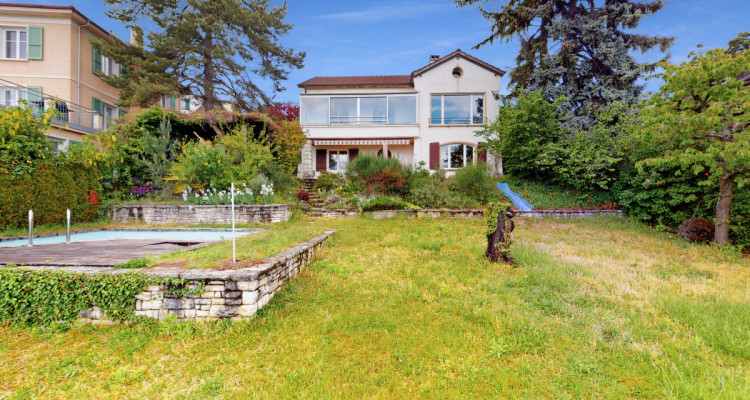 Belle villa avec grand jardin et beaucoup de potentiel image 1