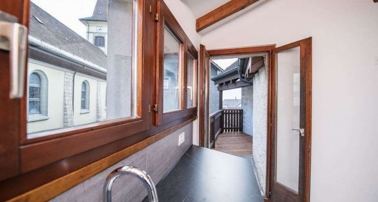 Magnifique attique 4 pièces / entièrement rénové / mezzanine  image 4